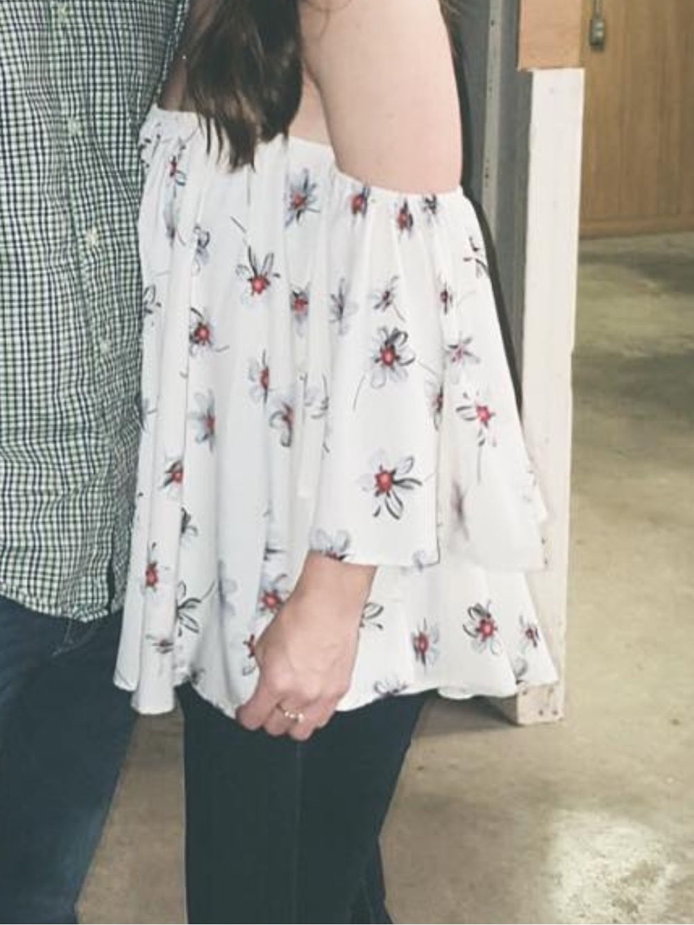 Floral Off-Shoulder Ruffle Shirt - Picture 4 of 6